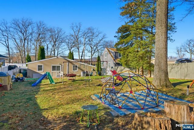 73 Page Drive, Oakland, NJ 07436