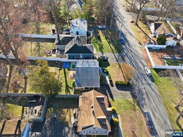 73 Page Drive, Oakland, NJ 07436