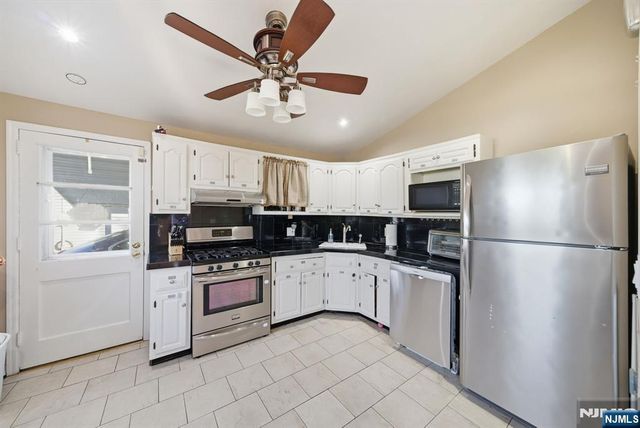 73 Page Drive, Oakland, NJ 07436