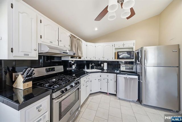 73 Page Drive, Oakland, NJ 07436