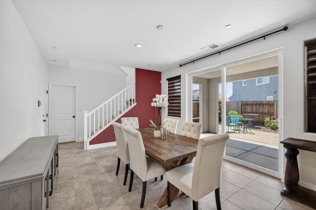 4090 Magenta Bloom Way, Rancho Cordova, CA 95742