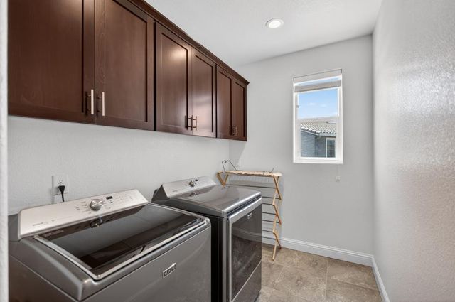 4090 Magenta Bloom Way, Rancho Cordova, CA 95742