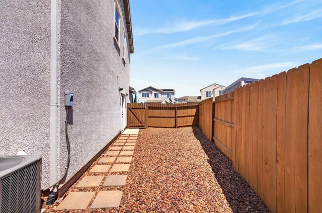 4090 Magenta Bloom Way, Rancho Cordova, CA 95742