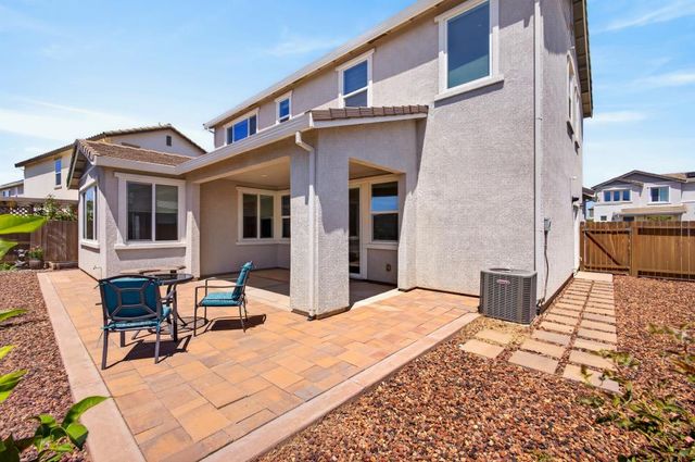 4090 Magenta Bloom Way, Rancho Cordova, CA 95742