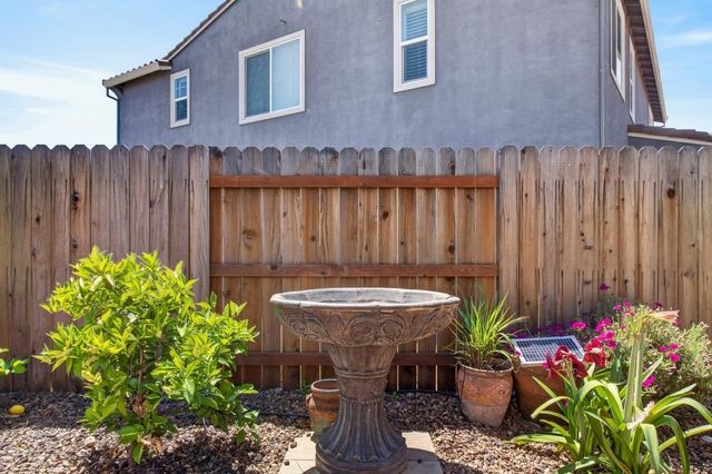 4090 Magenta Bloom Way, Rancho Cordova, CA 95742