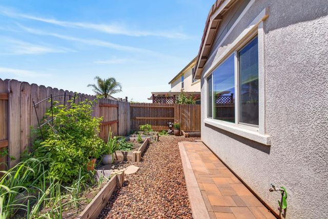 4090 Magenta Bloom Way, Rancho Cordova, CA 95742