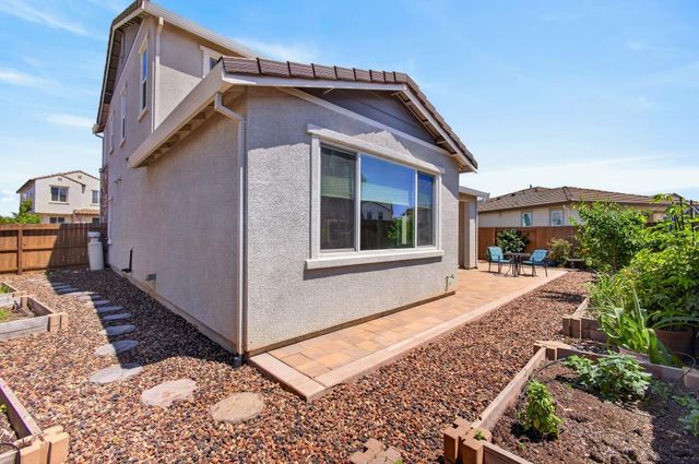 4090 Magenta Bloom Way, Rancho Cordova, CA 95742