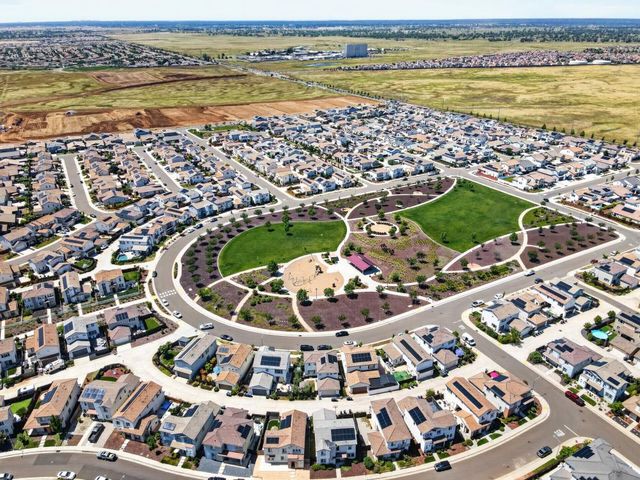 4090 Magenta Bloom Way, Rancho Cordova, CA 95742