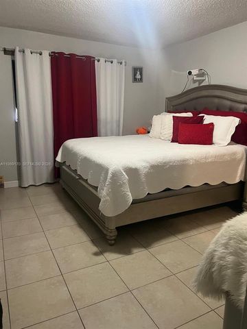 6125 W 20th Avenue 306, Hialeah, FL 33012