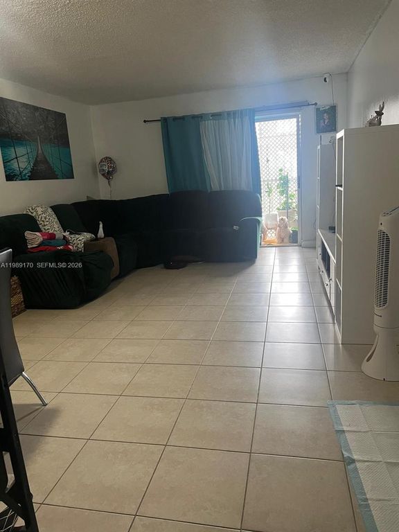 6125 W 20th Avenue 306, Hialeah, FL 33012