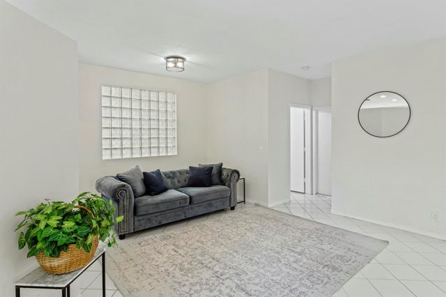 6857 Sugarloaf Key Street, Lake Worth, FL 33467