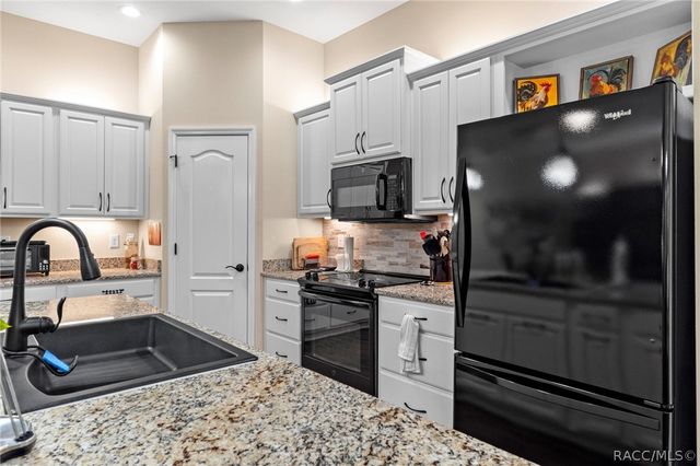 14 Redbay Court E, Homosassa, FL 34446