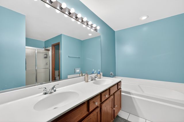 1293 Georgetown Way, Vernon Hills, IL 60061