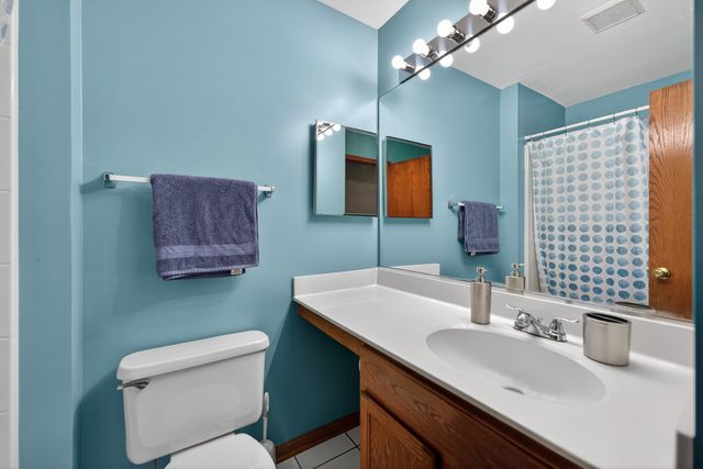 1293 Georgetown Way, Vernon Hills, IL 60061