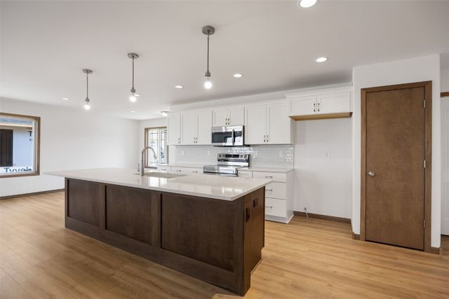 3032 Teton Street SW, Cedar Rapids, IA 52404