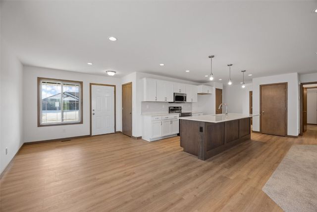 3032 Teton Street SW, Cedar Rapids, IA 52404