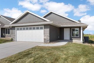 3032 Teton Street SW, Cedar Rapids, IA 52404