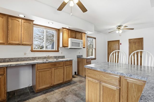 14 Sycamore, Fairhaven, MA 02719