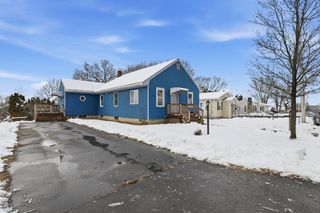 14 Sycamore, Fairhaven, MA 02719