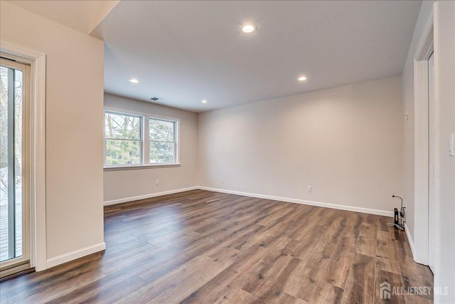 83 Sagamore Avenue, Edison, NJ 08820