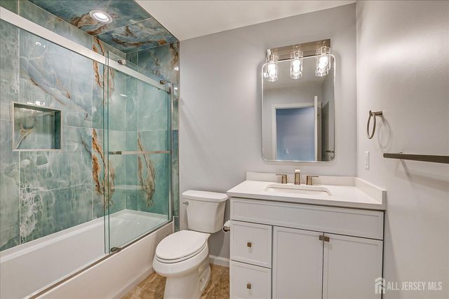 83 Sagamore Avenue, Edison, NJ 08820