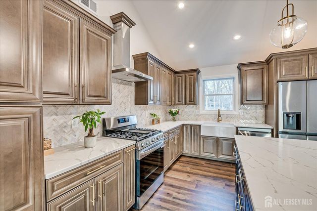 83 Sagamore Avenue, Edison, NJ 08820