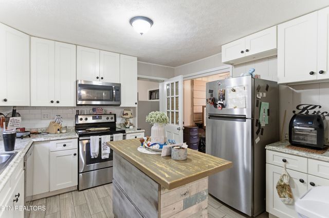 3810 Thrall Rd, Knoxville, TN 37918