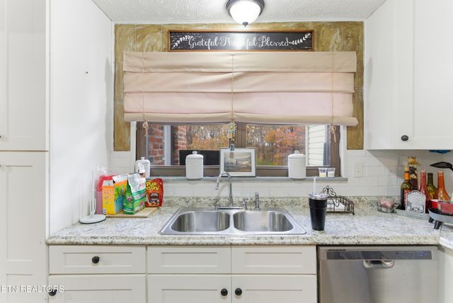 3810 Thrall Rd, Knoxville, TN 37918