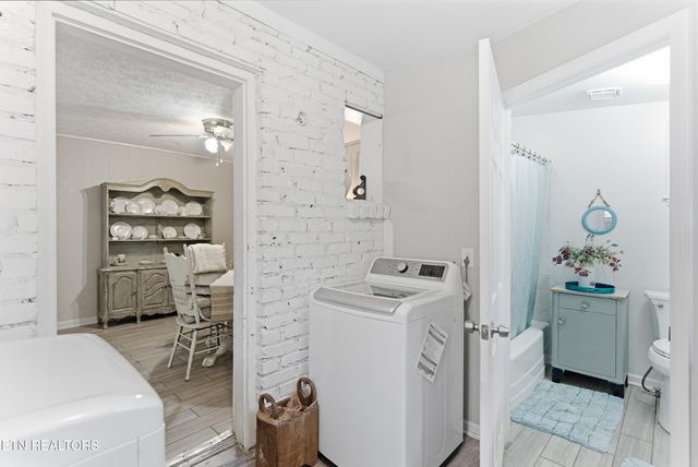 3810 Thrall Rd, Knoxville, TN 37918