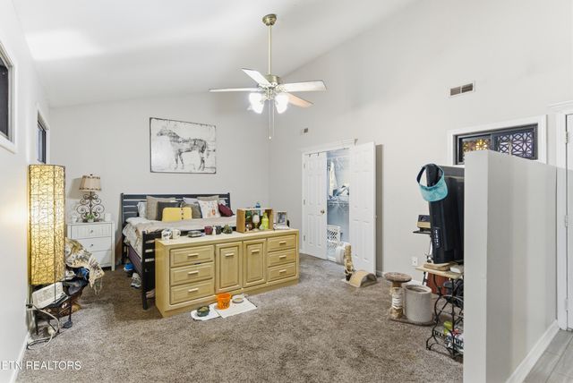 3810 Thrall Rd, Knoxville, TN 37918