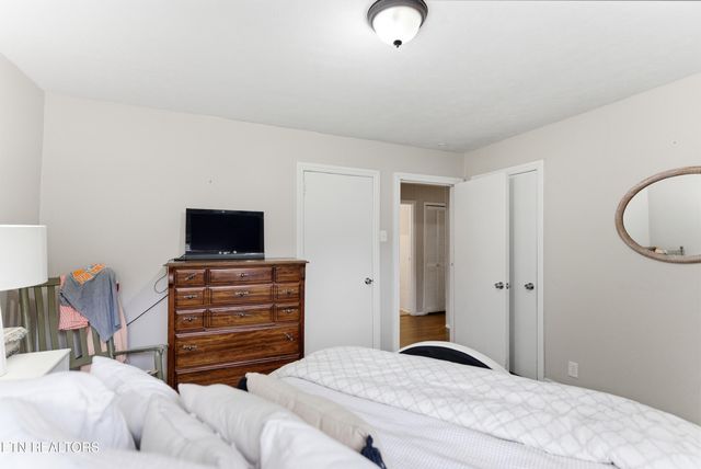 3810 Thrall Rd, Knoxville, TN 37918