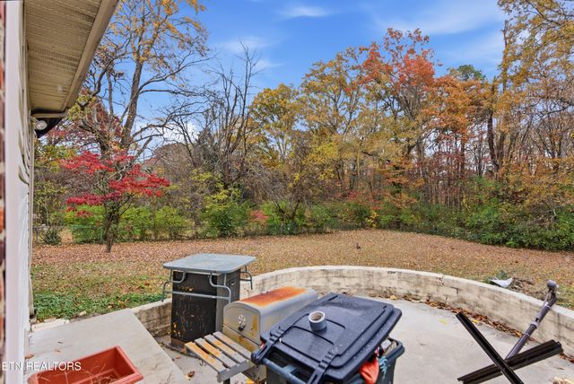 3810 Thrall Rd, Knoxville, TN 37918