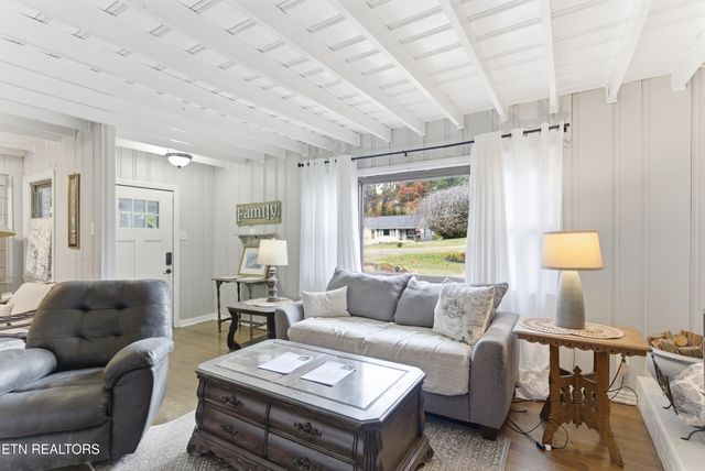 3810 Thrall Rd, Knoxville, TN 37918