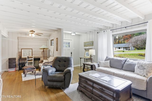 3810 Thrall Rd, Knoxville, TN 37918