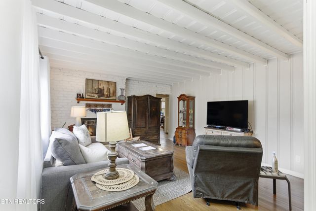 3810 Thrall Rd, Knoxville, TN 37918