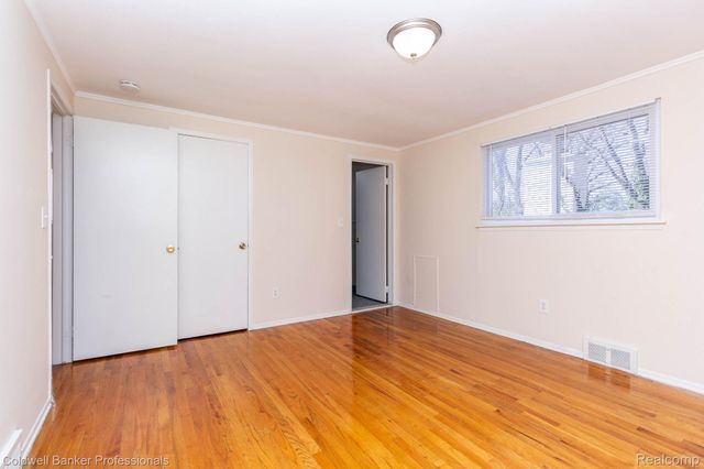 30201 Canterbury Drive, Southfield, MI 48076