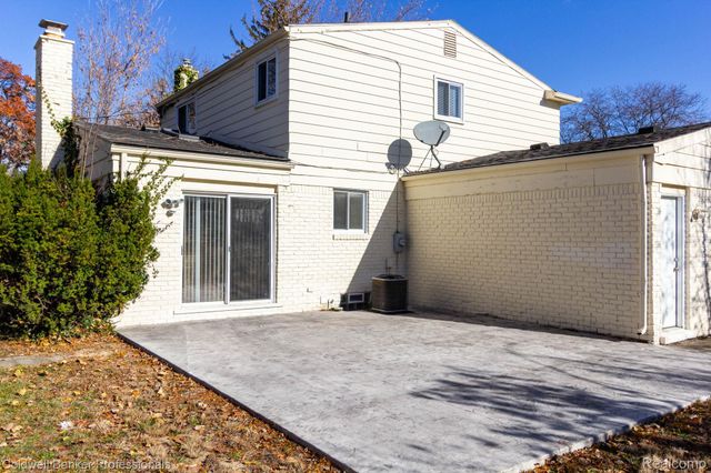 30201 Canterbury Drive, Southfield, MI 48076