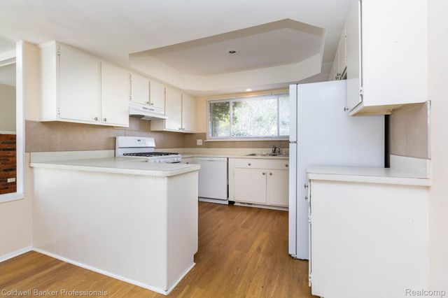 30201 Canterbury Drive, Southfield, MI 48076