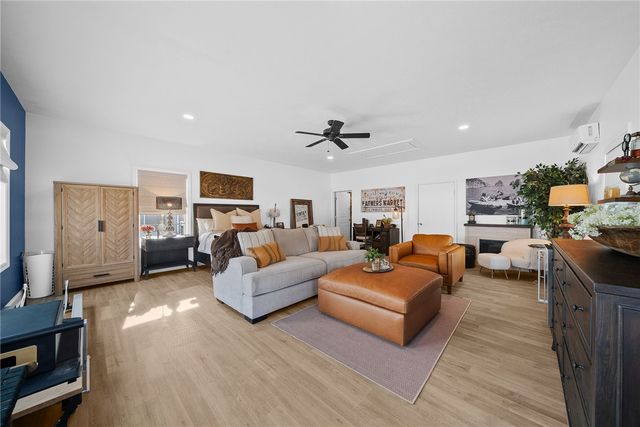 164 Edgewood Ave, Hopewell Twp, PA 15001