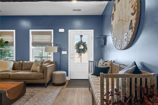 164 Edgewood Ave, Hopewell Twp, PA 15001