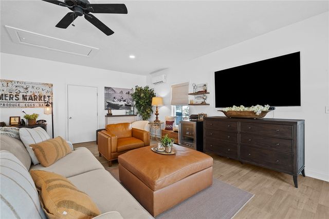 164 Edgewood Ave, Hopewell Twp, PA 15001