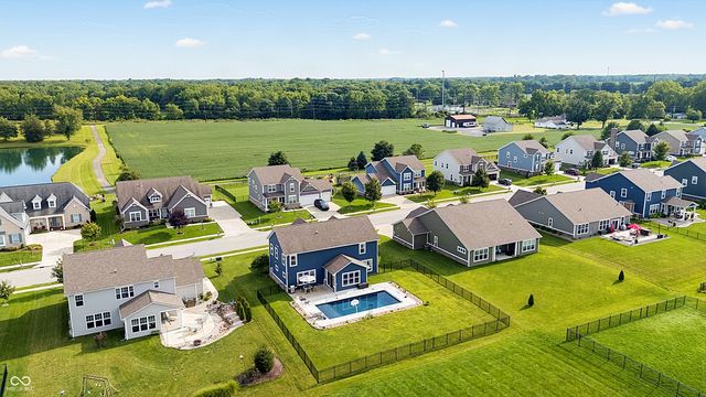 4916 Myrtle Drive, Pittsboro, IN 46167