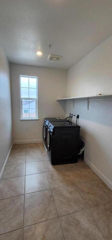 1490 Spanish Oak Avenue, Manteca, CA 95337