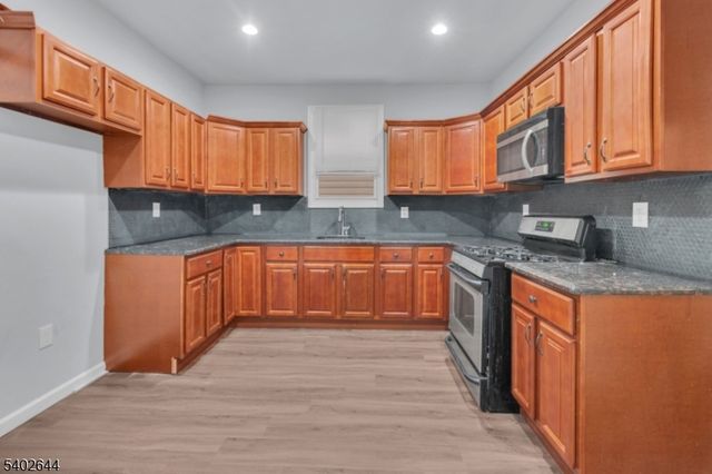 160 S 11Th St, Newark City, NJ 07107