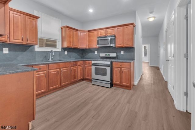 160 S 11Th St, Newark City, NJ 07107