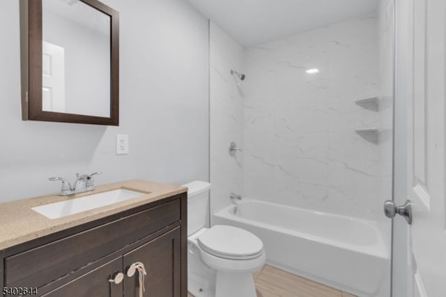 160 S 11Th St, Newark City, NJ 07107