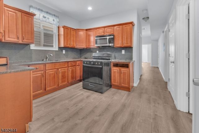 160 S 11Th St, Newark City, NJ 07107