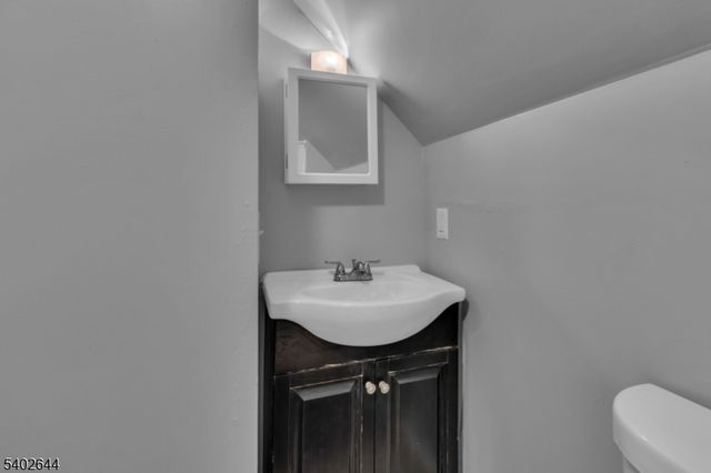 160 S 11Th St, Newark City, NJ 07107