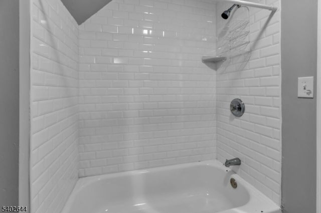 160 S 11Th St, Newark City, NJ 07107