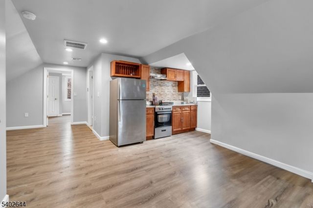 160 S 11Th St, Newark City, NJ 07107